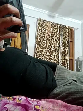 vardh033 online show from February 8, 7:28 am