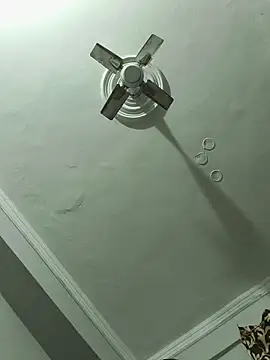 Snapshot of vardh033 chatting on December 16, 3:55 am vardh033 online show from December 16, 3:55 am