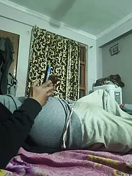 vardh033 online show from February 20, 1:35 pm