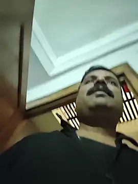 vardh033 online show from December 17, 4:28 am