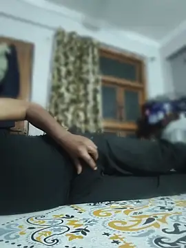 vardh033 online show from April 2, 12:56 pm