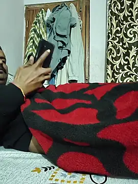 Snapshot of vardh033 chatting on December 14, 8:09 am vardh033 online show from December 14, 8:09 am