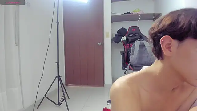 Snapshot of lightboy0 chatting on October 21, 6:07 pm lightboy0 online show from October 21, 6:07 pm