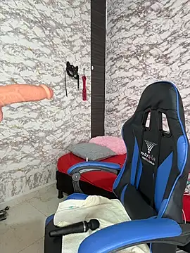 Snapshot of AlisSon__hot chatting on December 14, 6:46 pm AlisSon hot online show from December 14, 6:46 pm