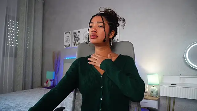 Snapshot of LibertyLust chatting on November 12, 8:29 am LibertyLust online show from November 12, 8:29 am