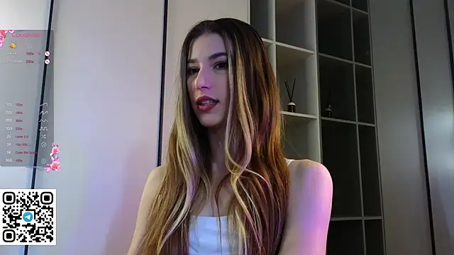 Quinavelle online show from October 12, 7:21 am