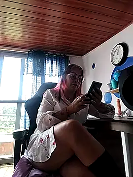 Snapshot of sexxx_mia chatting on September 17, 5:04 pm sexxx mia online show from September 17, 5:04 pm