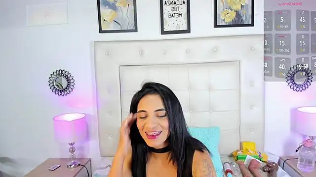 Snapshot of sara_coor chatting on October 1, 7:51 pm sara coor online show from October 1, 7:51 pm