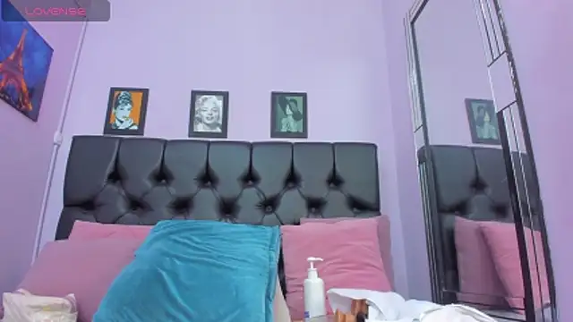 monalind220 online show from February 24, 2:07 pm