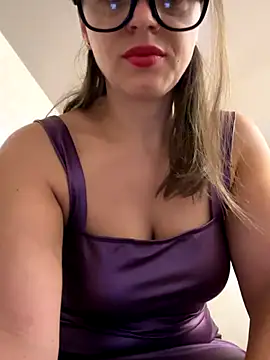 Snapshot of ladywithbigass chatting on September 12, 4:45 am ladywithbigass online show from September 12, 4:45 am
