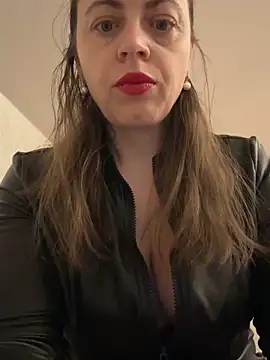 ladywithbigass online show from February 5, 5:58 am