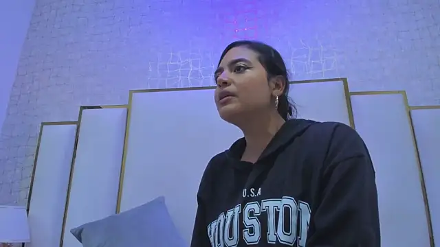 thalia888  online show from February 17, 7:55 pm