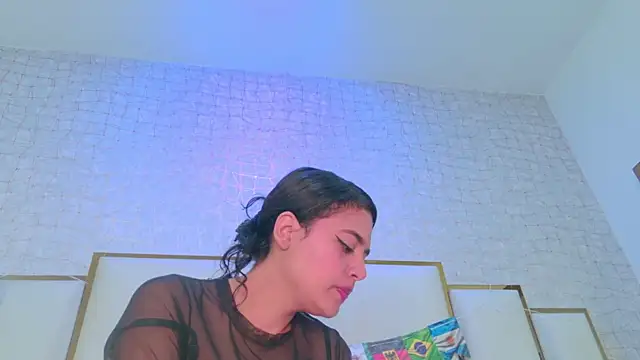 Snapshot of thalia888_ chatting on June 25, 7:08 pm thalia888 online show from June 25, 7:08 pm