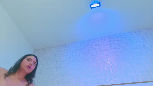 Snapshot of thalia888_ chatting on June 26, 8:03 pm thalia888 online show from June 26, 8:03 pm