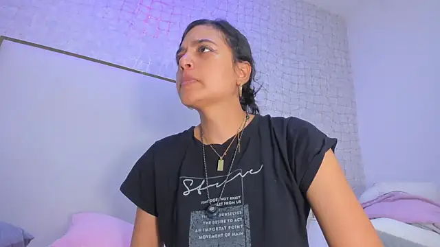 thalia888  online show from February 18, 7:10 pm