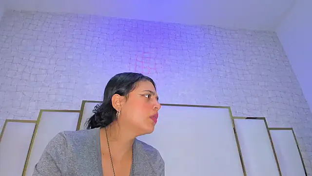 thalia888  online show from April 12, 7:06 pm