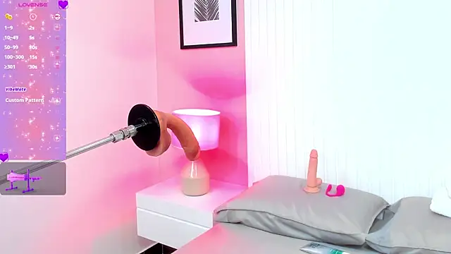 Snapshot of lauren_stone_ chatting on November 25, 7:25 pm lauren stone online show from November 25, 7:25 pm