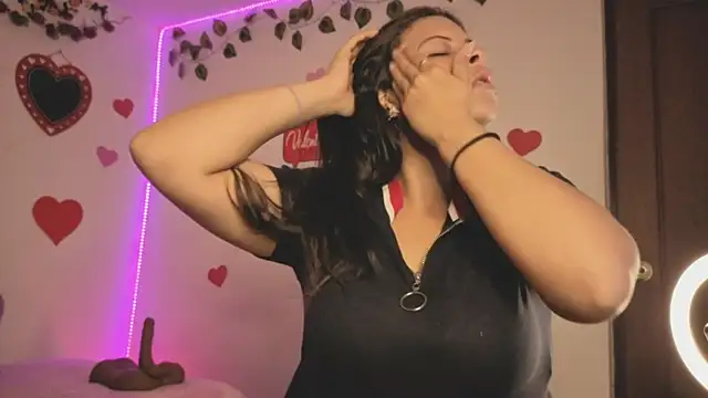 MiaCollinssx online show from February 24, 1:56 pm