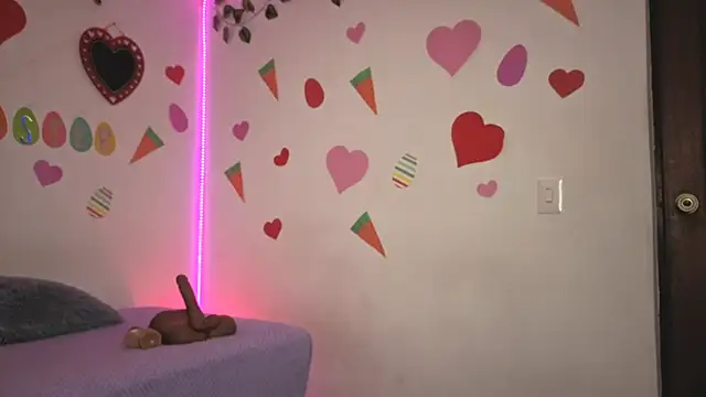 MiaCollinssx online show from April 7, 5:15 pm