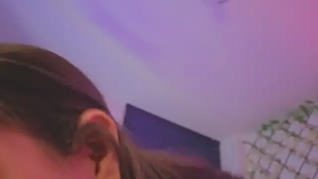 Snapshot of MiaCollinssx chatting on November 9, 1:04 pm MiaCollinssx online show from November 9, 1:04 pm