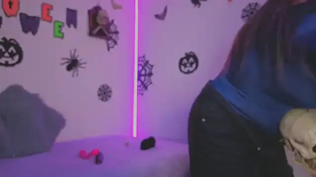 Snapshot of MiaCollinssx chatting on October 25, 3:34 pm MiaCollinssx online show from October 25, 3:34 pm