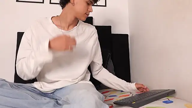 alexmark  online show from March 5, 3:30 pm