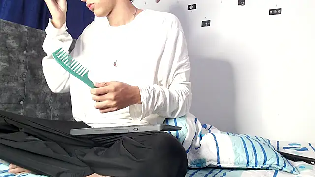 alexmark  online show from April 8, 1:01 pm