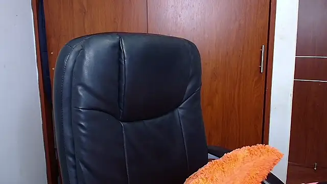 melikaronit2 online show from November 5, 5:05 pm