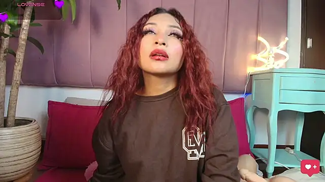 Naiaa Cruz online show from February 17, 7:11 pm