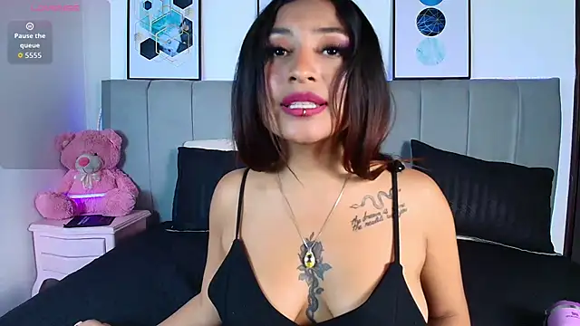 Snapshot of Naiaa_Cruz chatting on October 16, 7:44 pm Naiaa Cruz online show from October 16, 7:44 pm