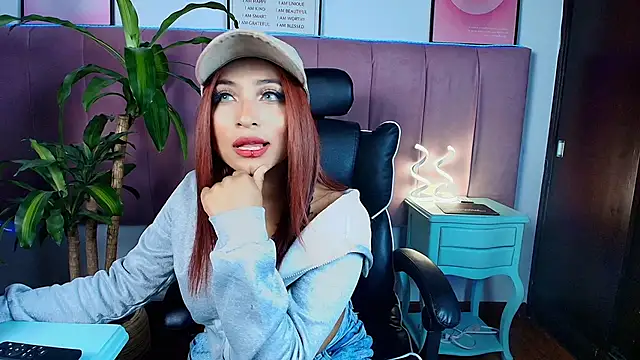 Naiaa Cruz online show from February 25, 7:47 pm