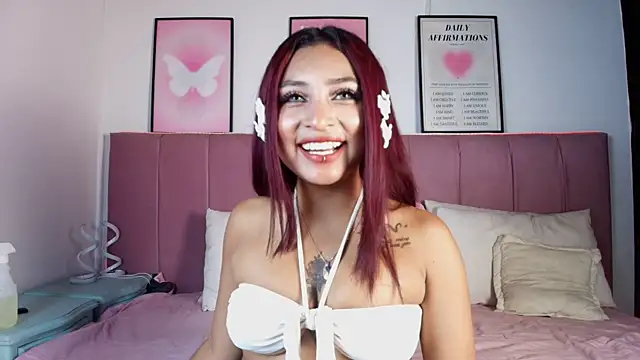 Naiaa Cruz online show from March 16, 8:00 pm