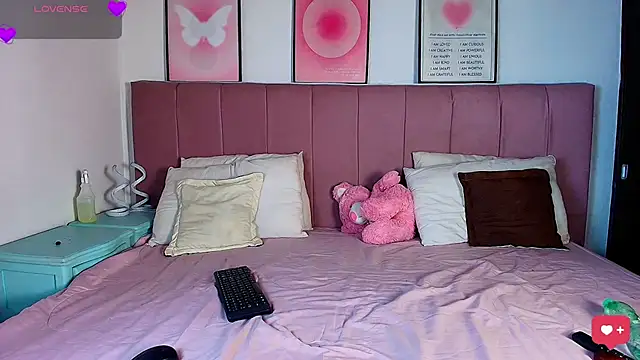 Naiaa Cruz online show from March 17, 7:28 pm