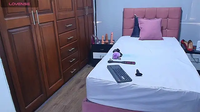 SexyRachel  online show from January 7, 12:32 pm