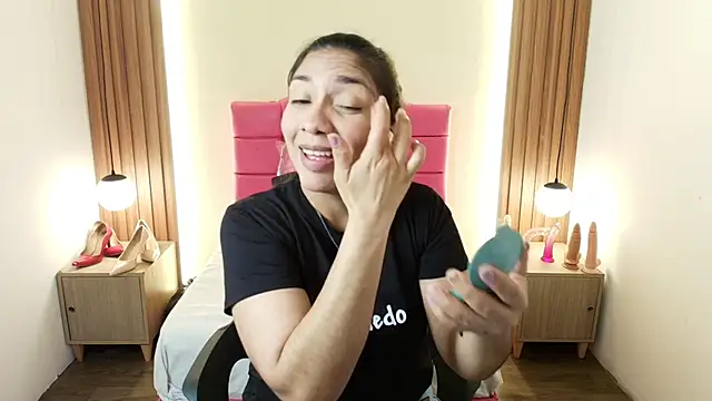 SexyRachel  online show from February 12, 7:24 pm