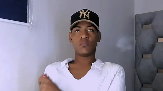 tiago xxx  online show from October 21, 8:52 pm