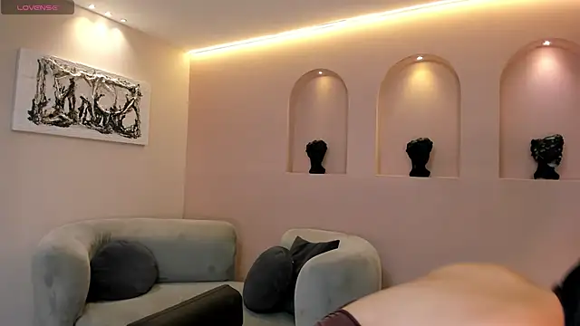 LeahNovac online show from October 29, 11:42 am