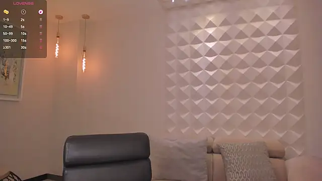 BonnyRose online show from October 21, 7:35 pm