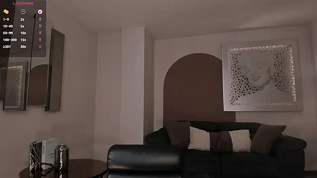 BonnyRose online show from October 28, 7:35 pm