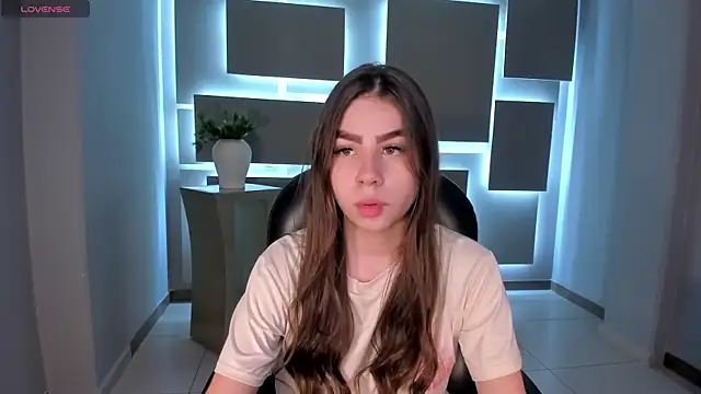 TiffannySins online show from November 8, 3:32 am