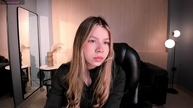 TiffannySins online show from June 16, 2:55 am