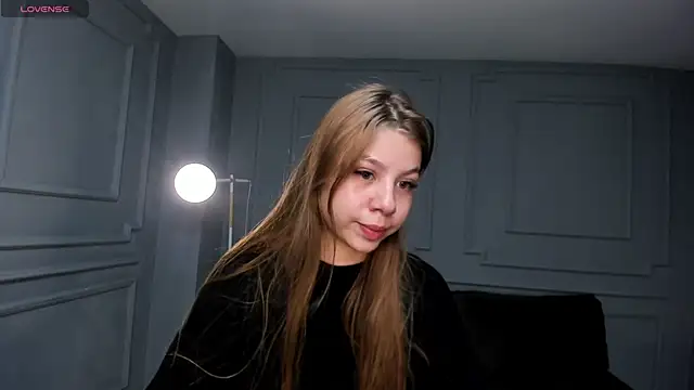 TiffannySins online show from March 15, 5:20 pm