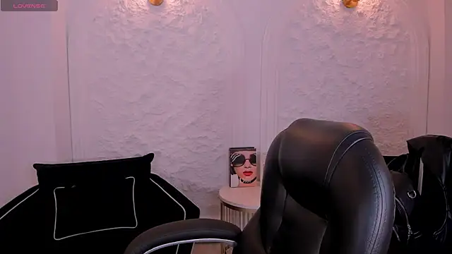 TiffannySins online show from May 7, 3:55 am
