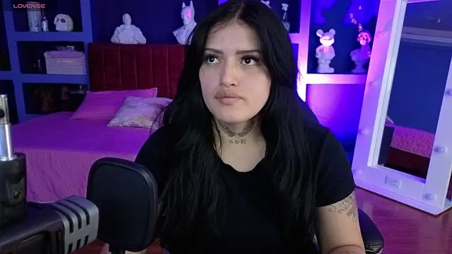 sari belle online show from February 6, 9:00 pm