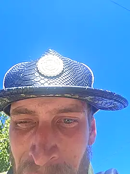 Snapshot of Leshok chatting on November 10, 6:57 pm Leshok online show from November 10, 6:57 pm