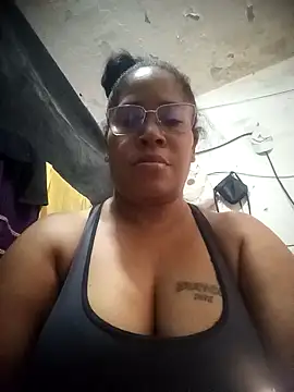 Big ass submissive online show from December 3, 1:32 pm