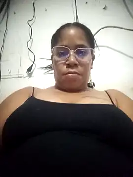 Big ass submissive online show from December 19, 5:00 am