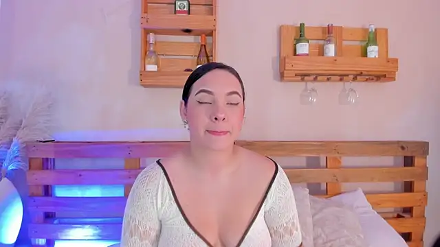  miss mia online show from December 5, 11:42 am