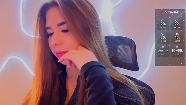 Snapshot of evapuffy chatting on November 23, 10:14 am evapuffy online show from November 23, 10:14 am