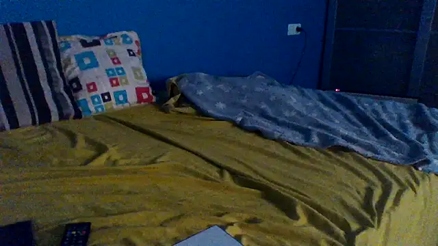 bonnieclydeeee online show from December 3, 10:20 pm